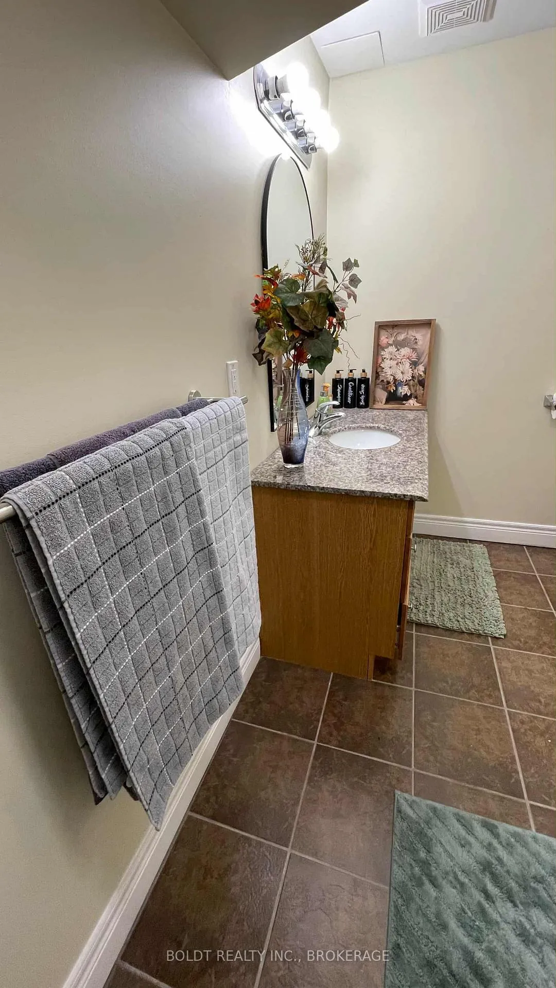 Photo 8 of 8084 Windsong Drive, Niagara Falls, Ascot — HOMEH