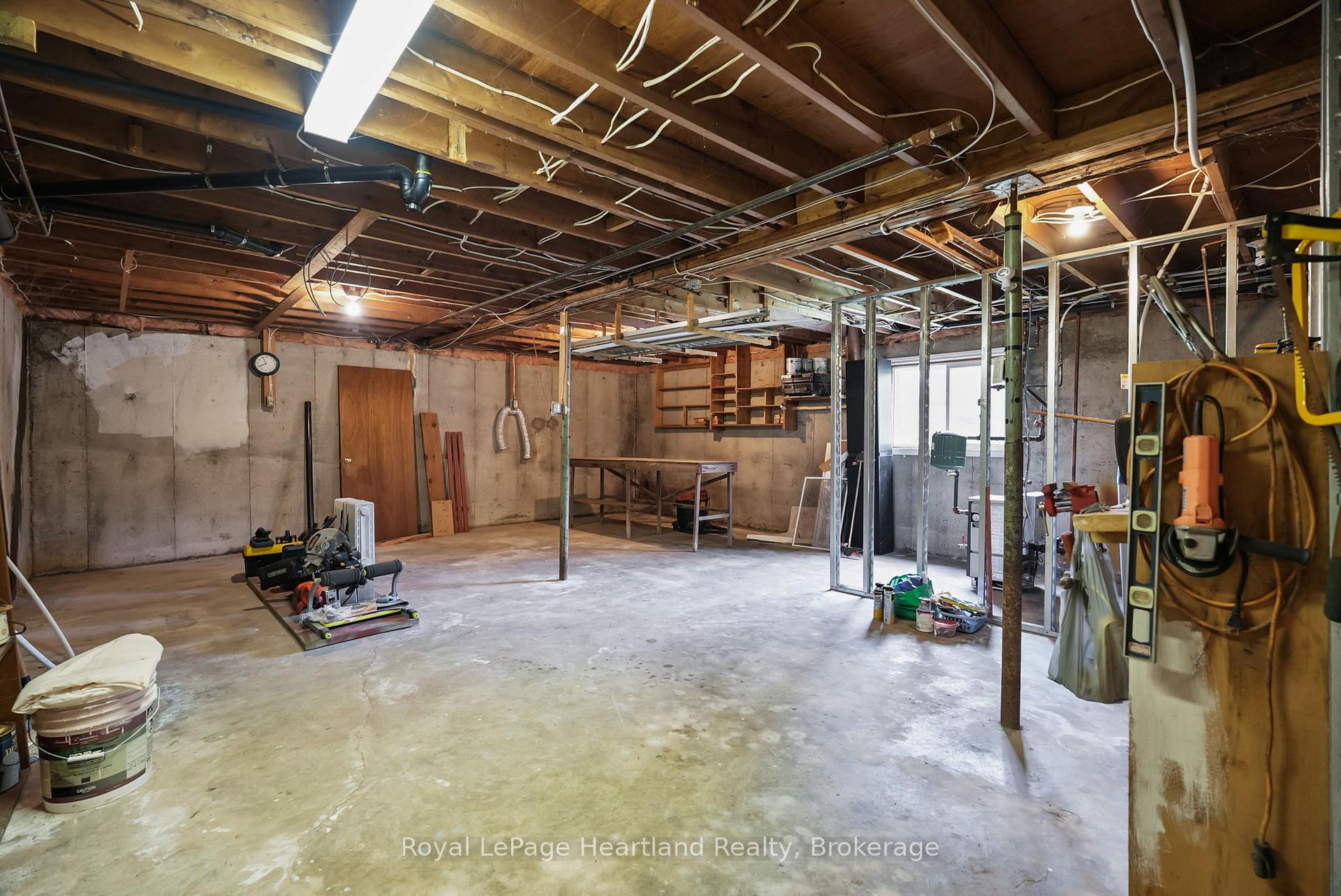 Photo 25 of 246 Diagonal Road, North Huron, Wingham — HOMEH