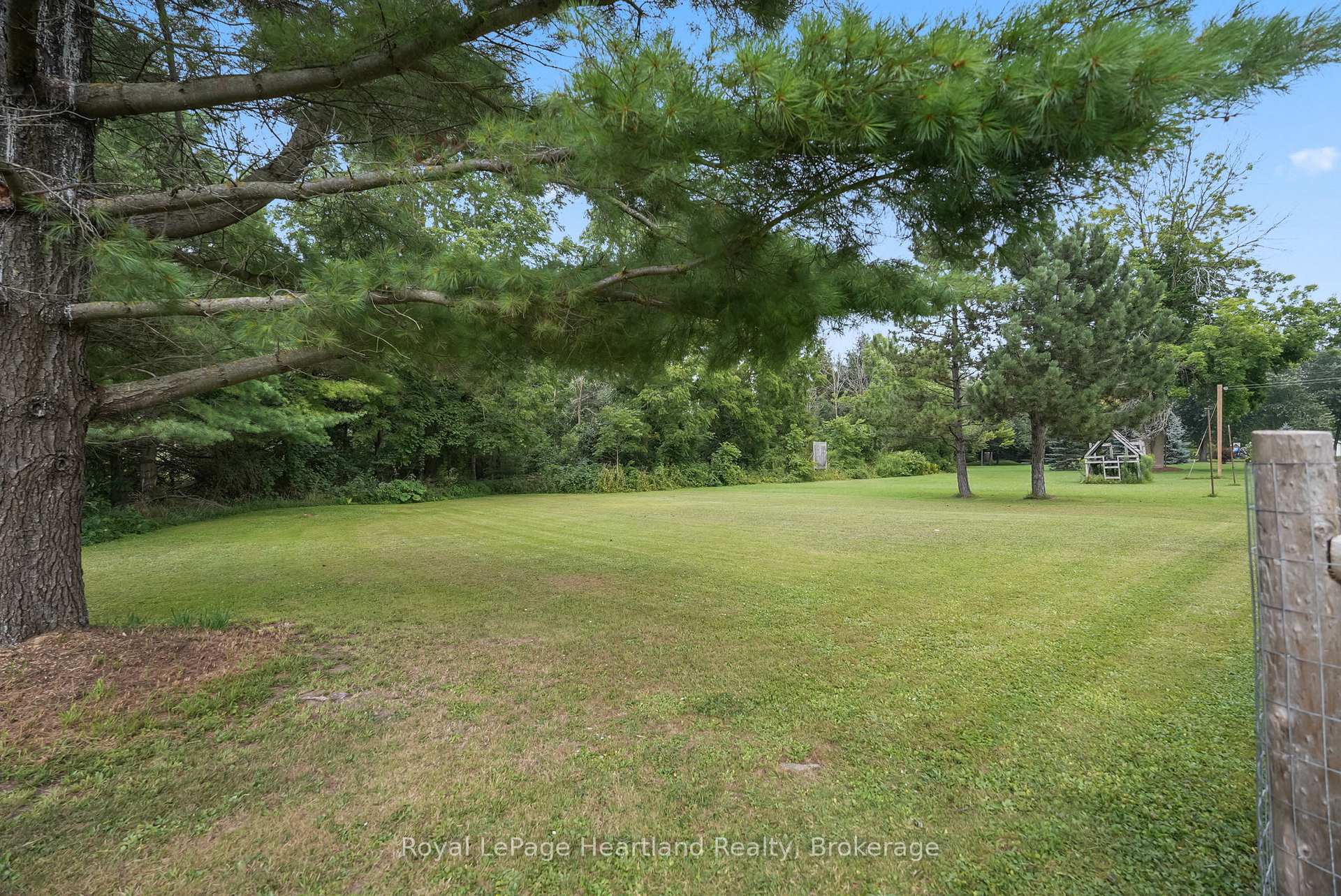 Photo 31 of 246 Diagonal Road, North Huron, Wingham — HOMEH