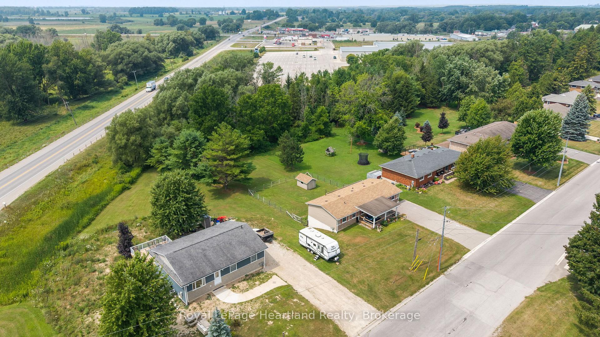 Photo 35 of 246 Diagonal Road, North Huron, Wingham — HOMEH