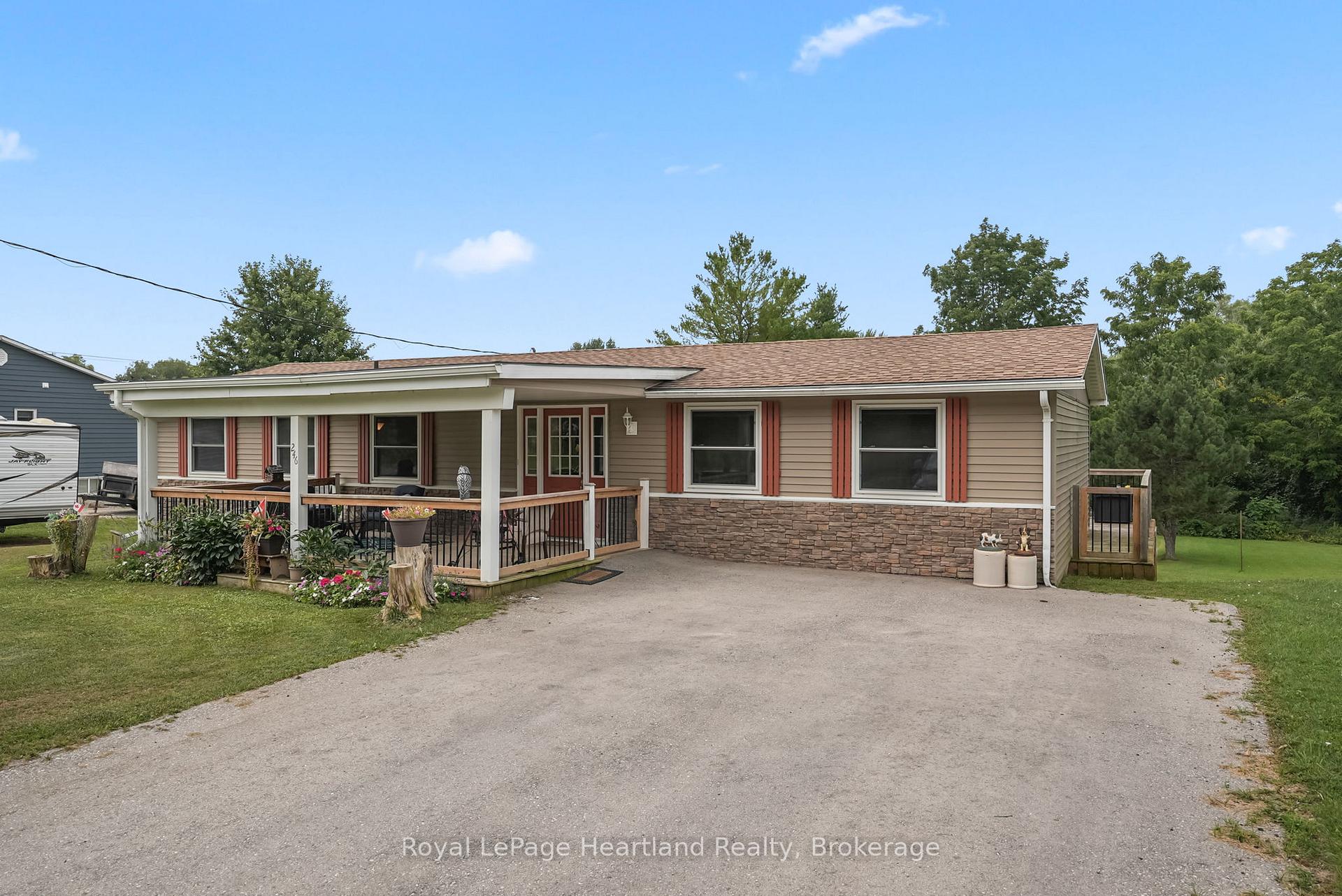 Photo 37 of 246 Diagonal Road, North Huron, Wingham — HOMEH