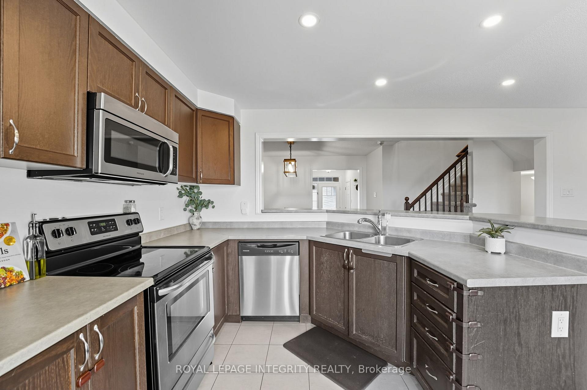 Photo 6 of 347 Willow Aster Circle, Ottawa, Avalon West — HOMEH