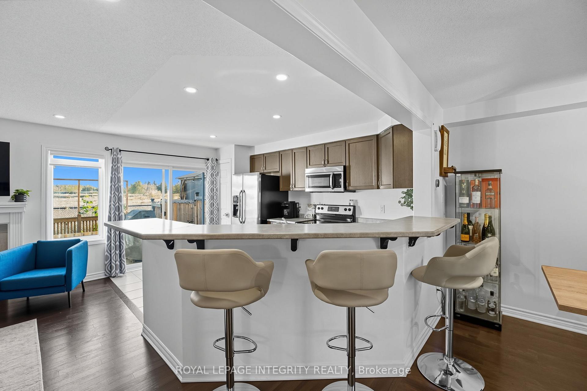 Photo 10 of 347 Willow Aster Circle, Ottawa, Avalon West — HOMEH
