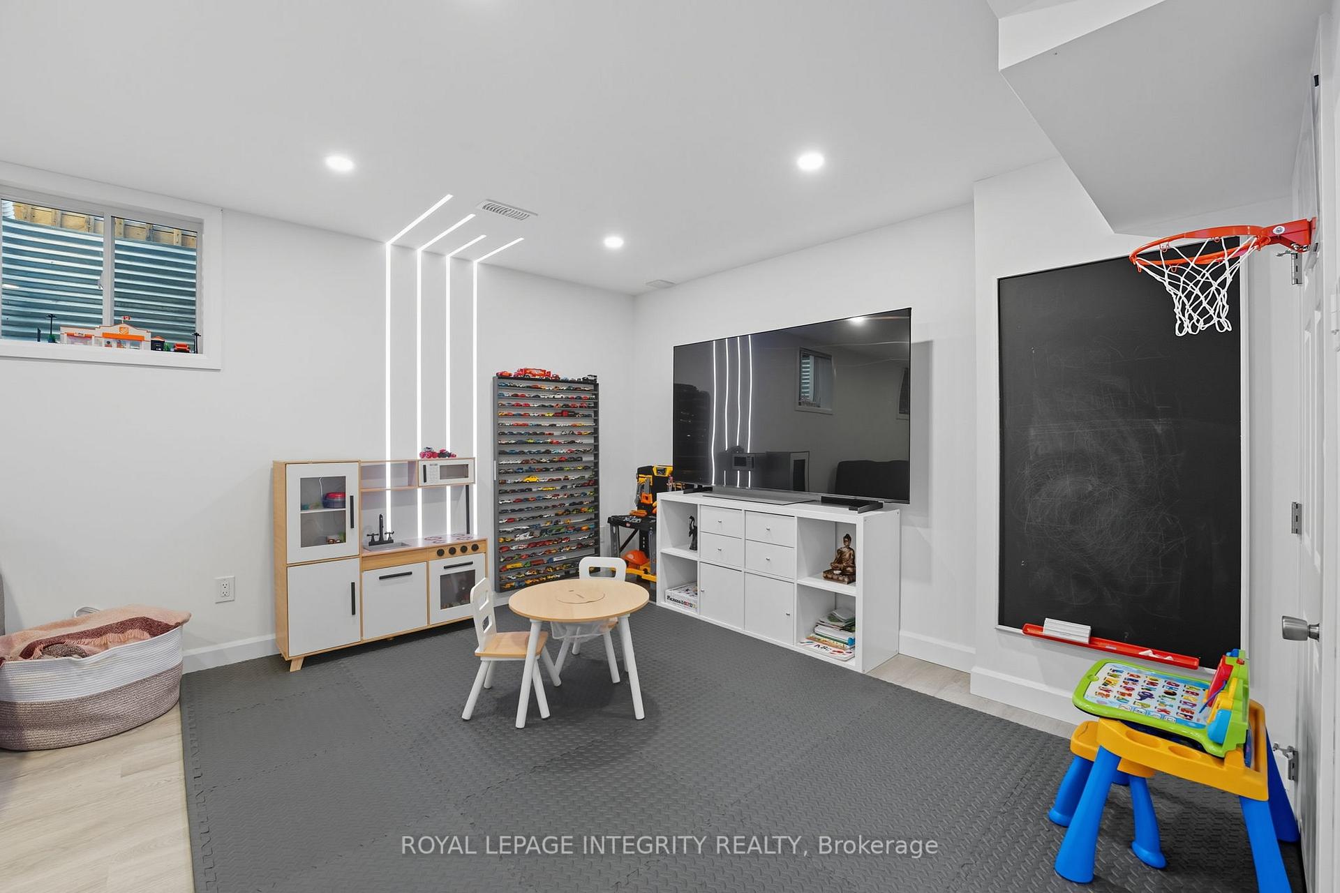 Photo 26 of 347 Willow Aster Circle, Ottawa, Avalon West — HOMEH
