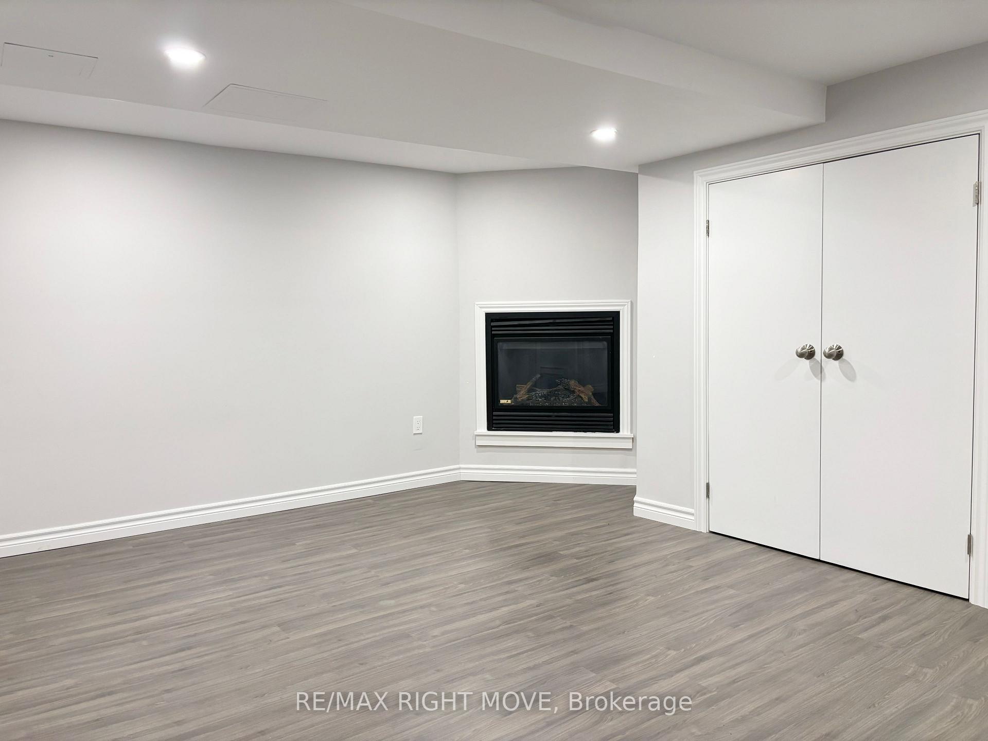 Photo 7 of Unit B, 12 Dalton Crescent, Orillia — HOMEH