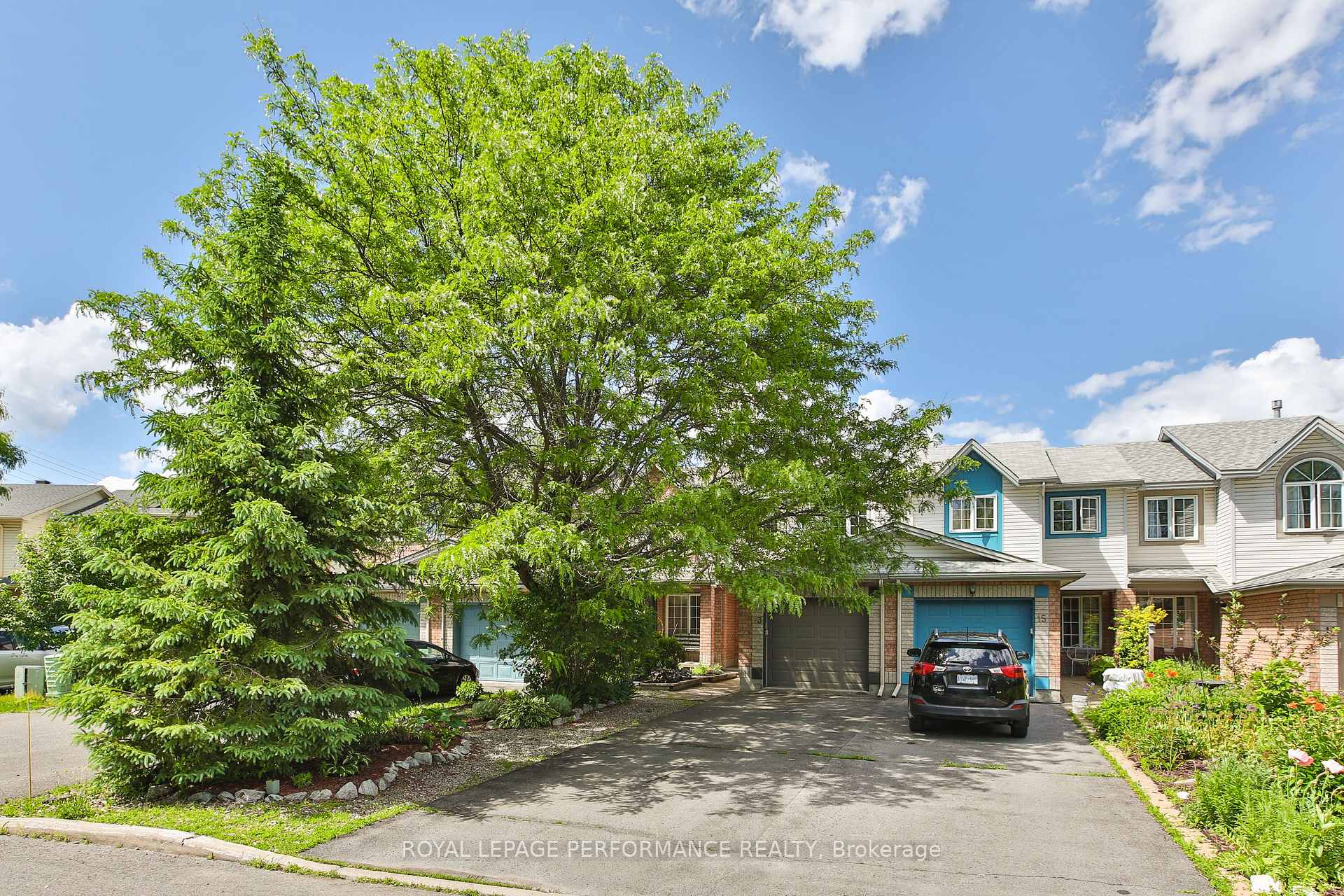 Photo 1 of 13 College Circle, Ottawa, Castle Heights — HOMEH