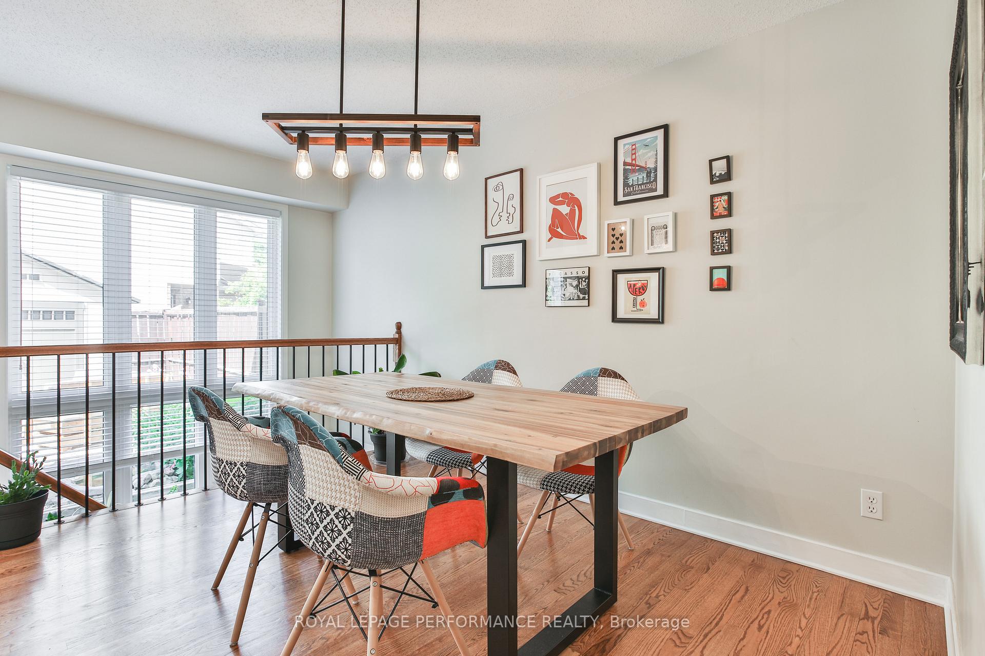 Photo 9 of 13 College Circle, Ottawa, Castle Heights — HOMEH