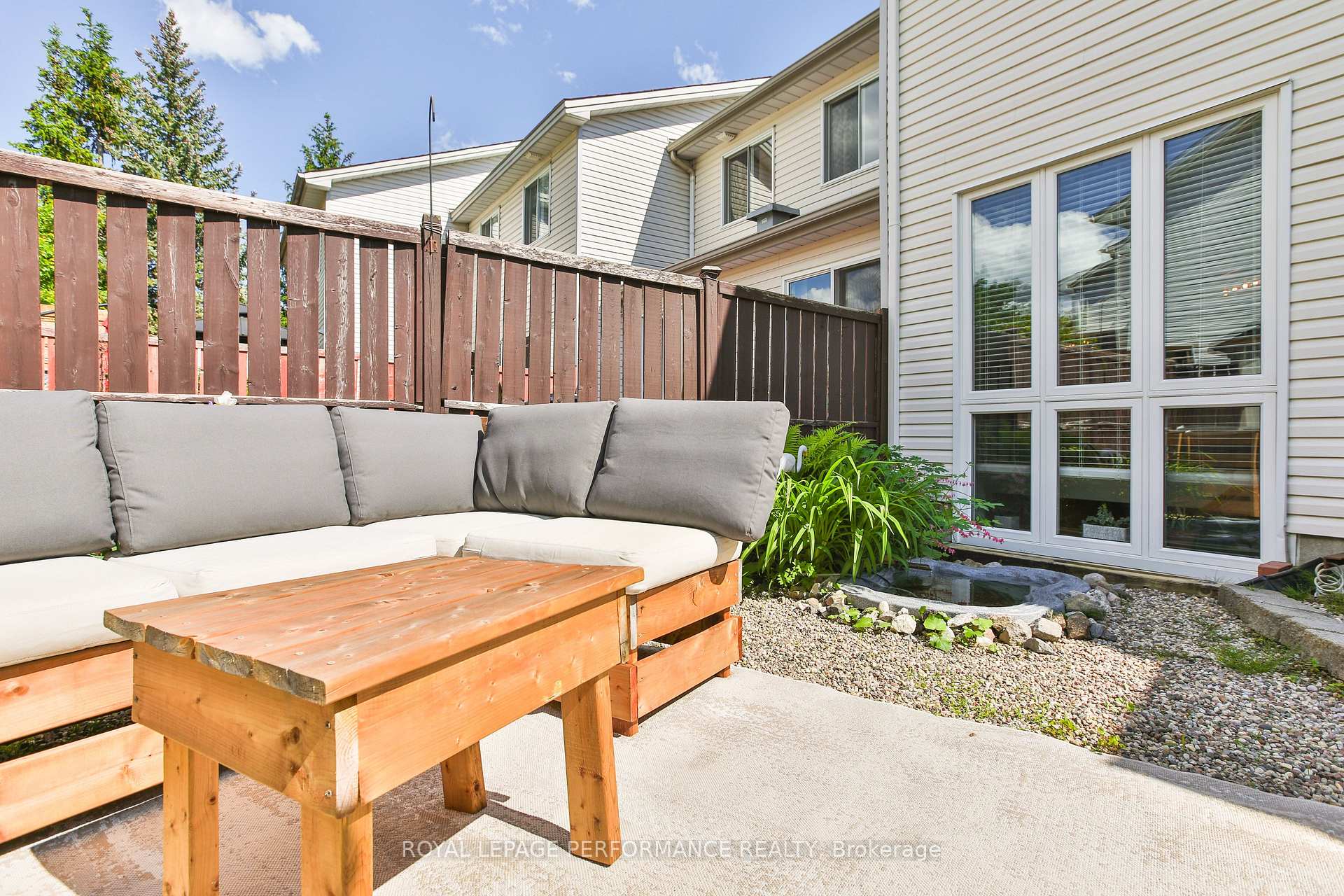 Photo 30 of 13 College Circle, Ottawa, Castle Heights — HOMEH