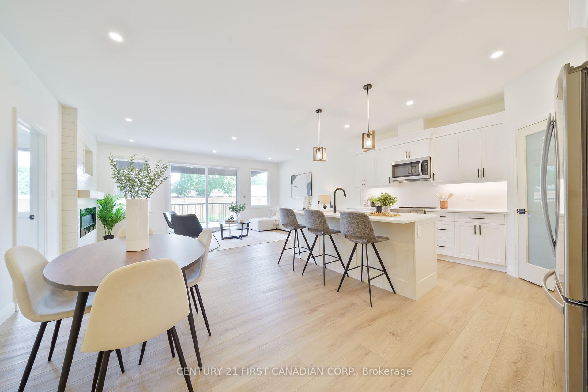 Photo 8 of Unit 7, 32 Postma Crescent, North Middlesex, Alisa Craig — HOMEH