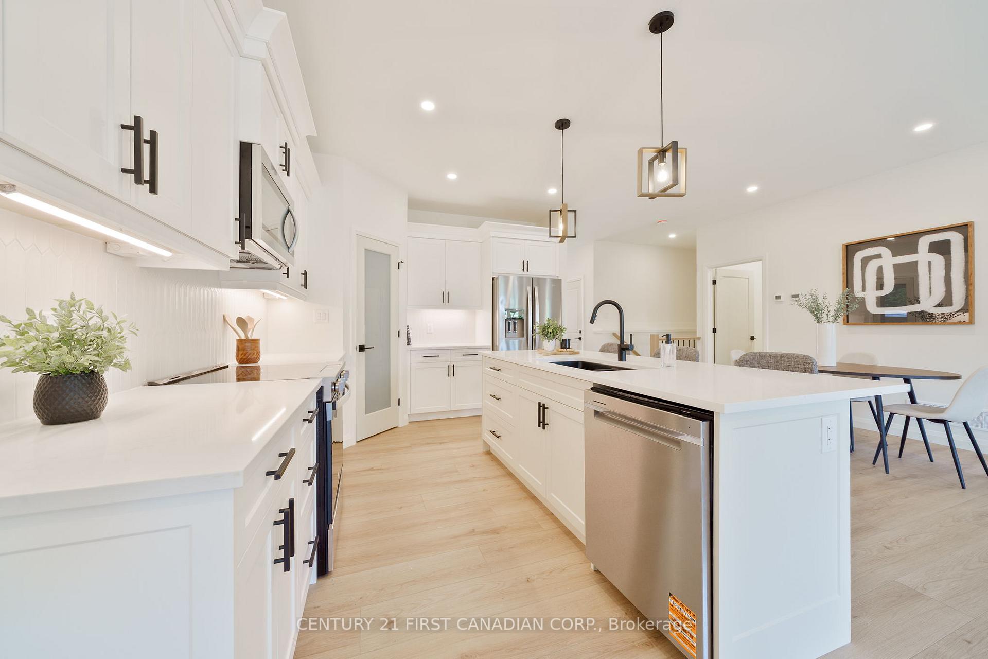 Photo 12 of Unit 7, 32 Postma Crescent, North Middlesex, Alisa Craig — HOMEH