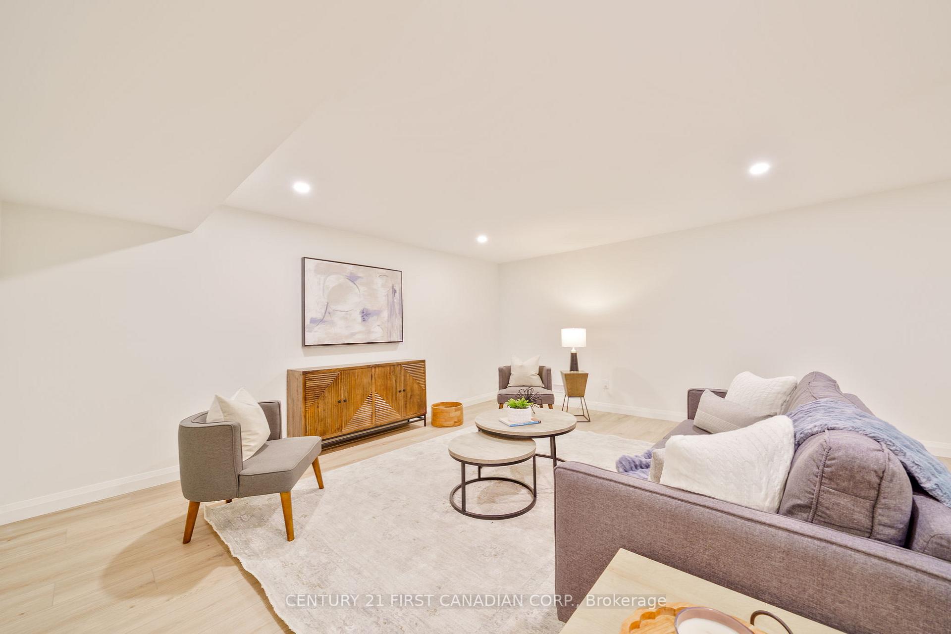 Photo 24 of Unit 7, 32 Postma Crescent, North Middlesex, Alisa Craig — HOMEH
