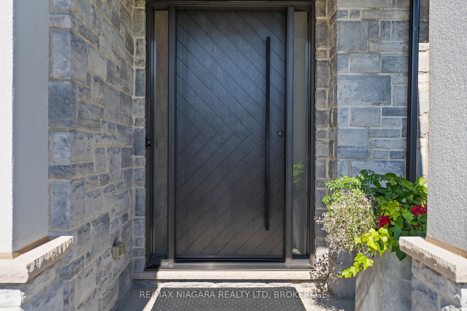 Photo 2 of 54 Philmori Boulevard, Pelham, Fonthill — HOMEH