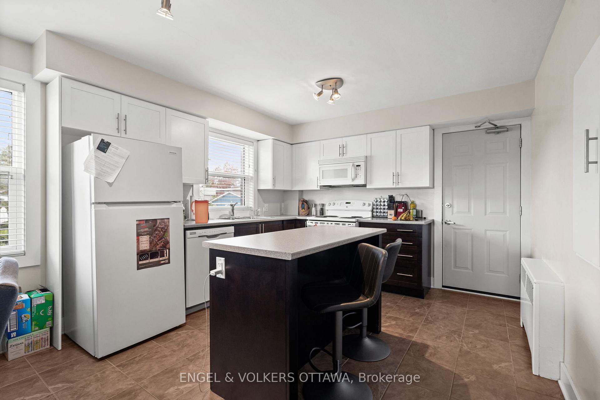 Photo 7 of 17 Wright Street, Ottawa, Overbrook — HOMEH