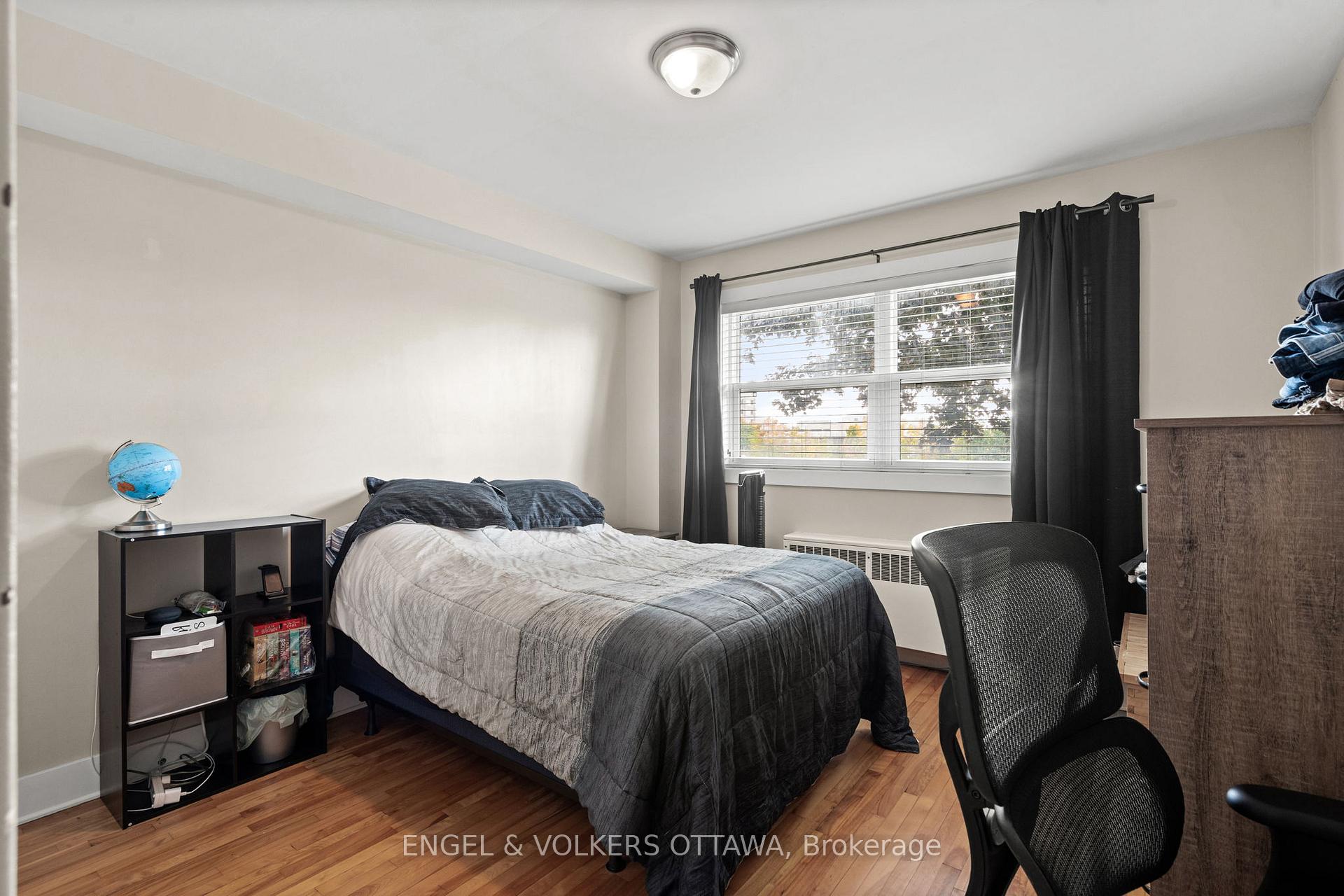 Photo 11 of 17 Wright Street, Ottawa, Overbrook — HOMEH