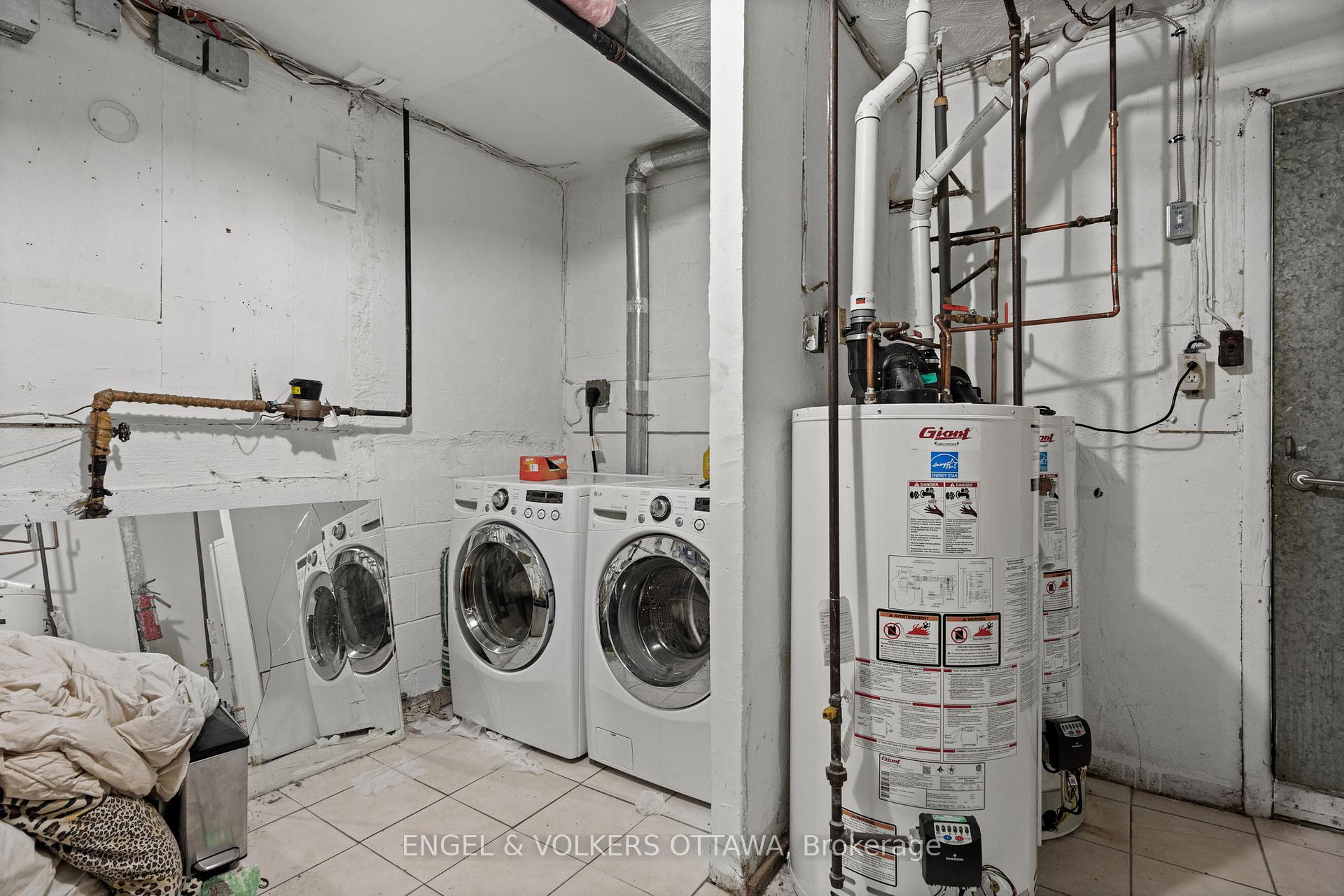 Photo 12 of 17 Wright Street, Ottawa, Overbrook — HOMEH
