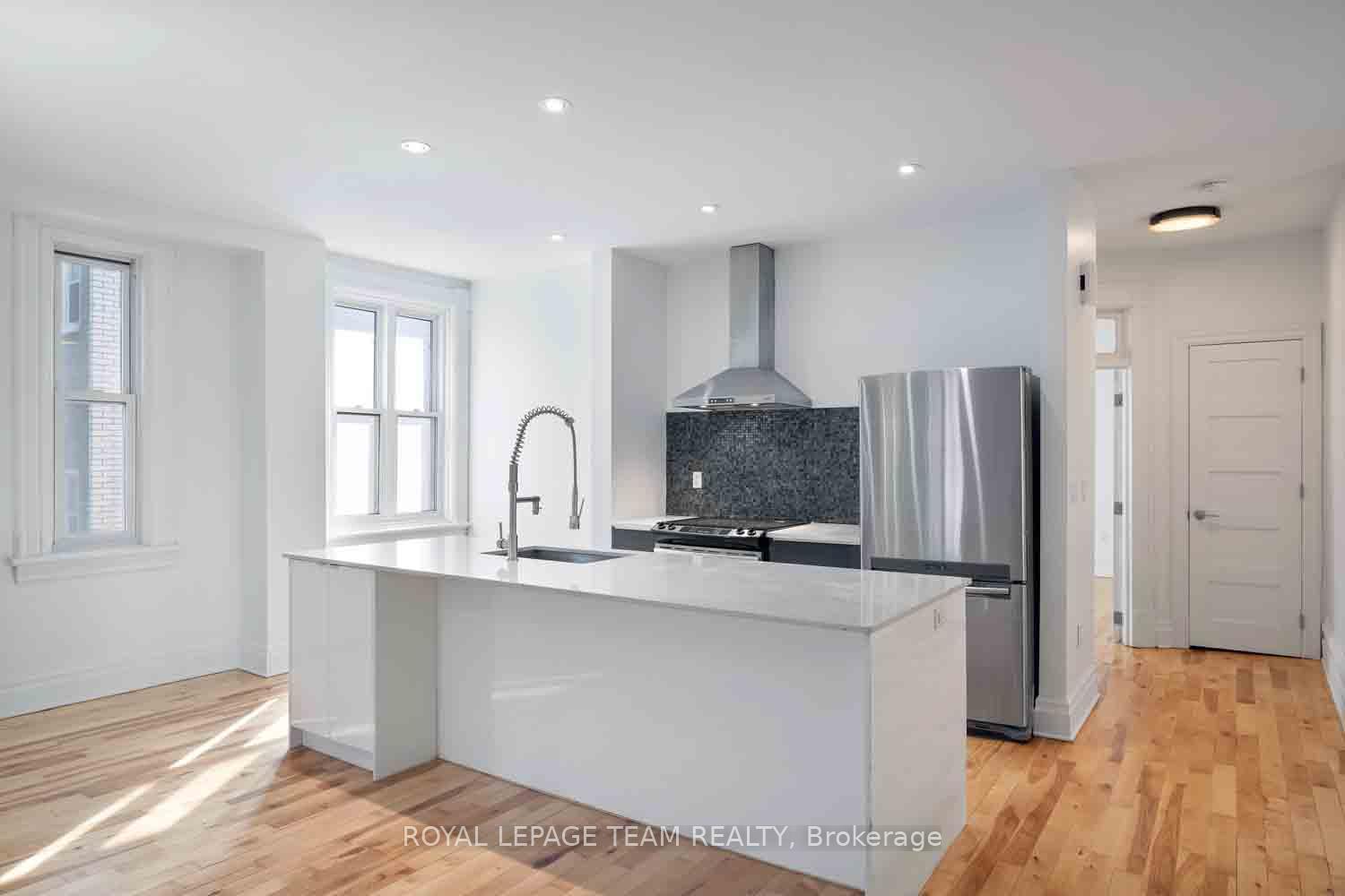Photo 9 of Unit 2, 72 Maclaren Street, Ottawa, Ottawa Centre/Golden Triangle — HOMEH