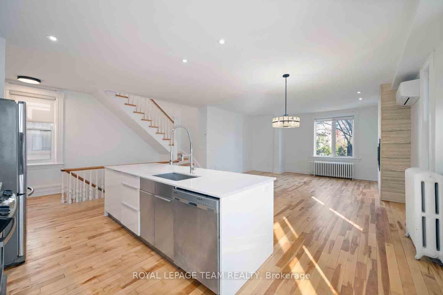 Photo 11 of Unit 2, 72 Maclaren Street, Ottawa, Ottawa Centre/Golden Triangle — HOMEH