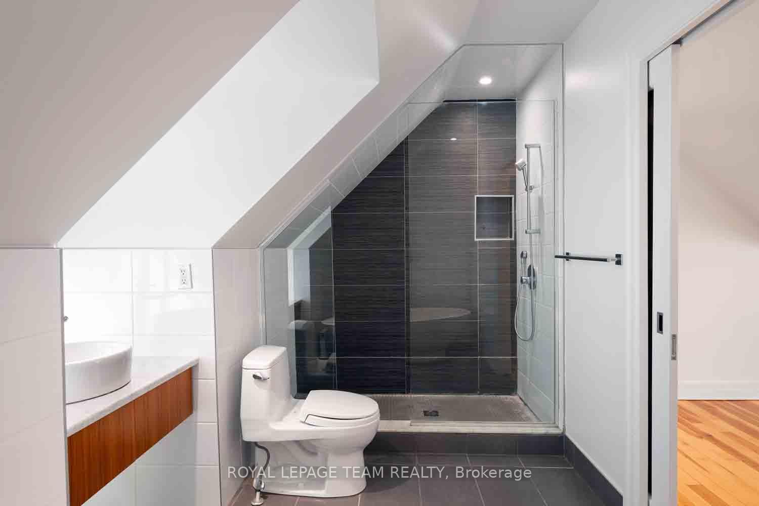 Photo 26 of Unit 2, 72 Maclaren Street, Ottawa, Ottawa Centre/Golden Triangle — HOMEH