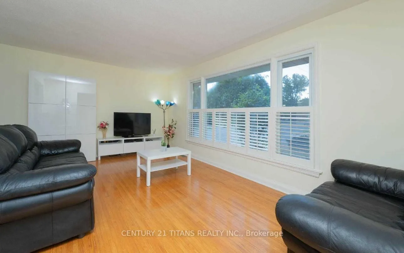 Photo 6 of Unit (Main), 808 Eastglen Drive, Oshawa, Eastdale — HOMEH