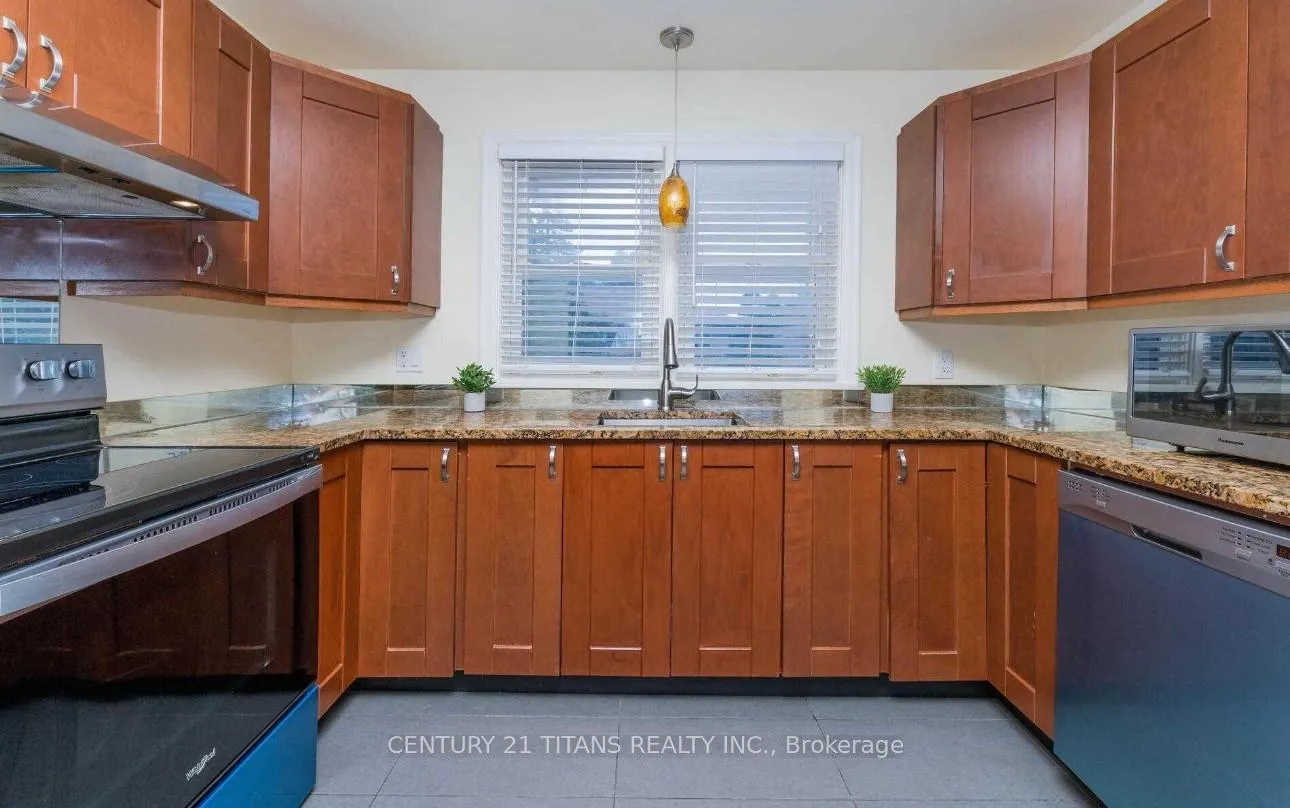Photo 11 of Unit (Main), 808 Eastglen Drive, Oshawa, Eastdale — HOMEH