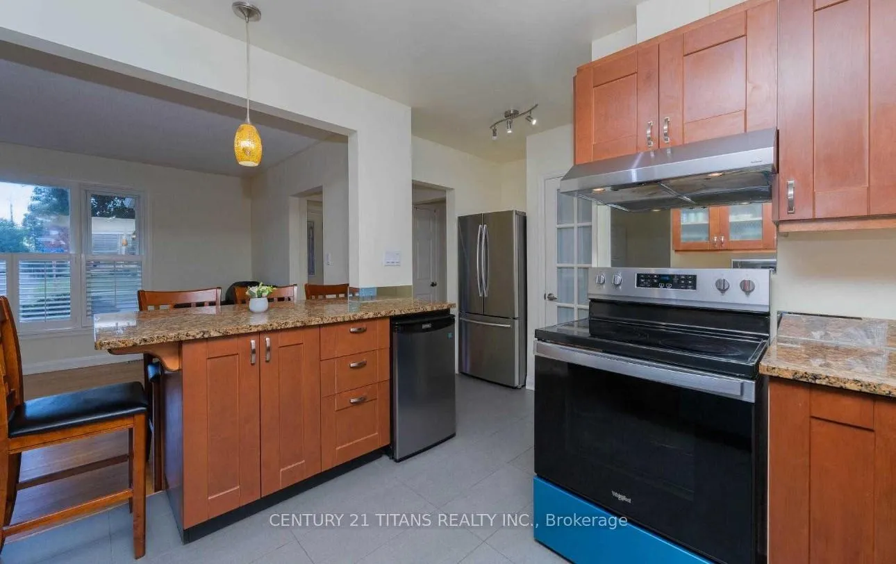 Photo 12 of Unit (Main), 808 Eastglen Drive, Oshawa, Eastdale — HOMEH