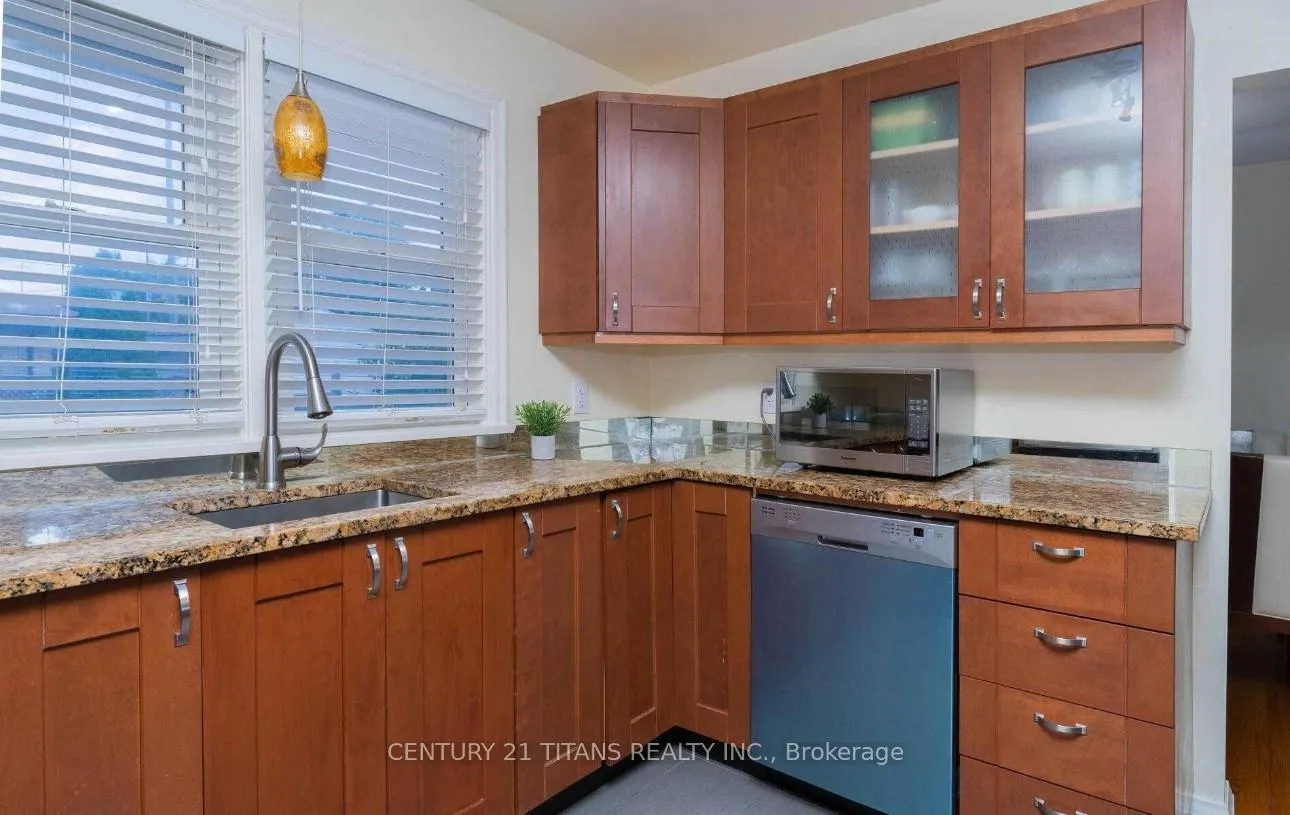 Photo 13 of Unit (Main), 808 Eastglen Drive, Oshawa, Eastdale — HOMEH