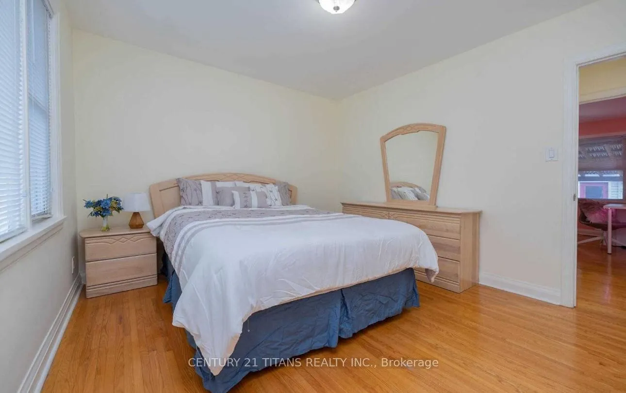 Photo 17 of Unit (Main), 808 Eastglen Drive, Oshawa, Eastdale — HOMEH