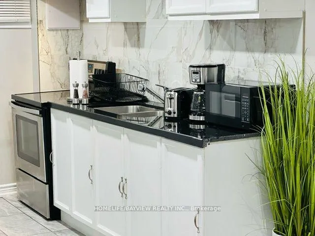 Photo 4 of 164 Eagle Street S, Newmarket, Central Newmarket — HOMEH
