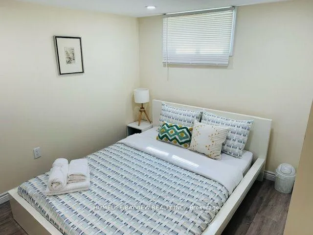 Photo 7 of 164 Eagle Street S, Newmarket, Central Newmarket — HOMEH