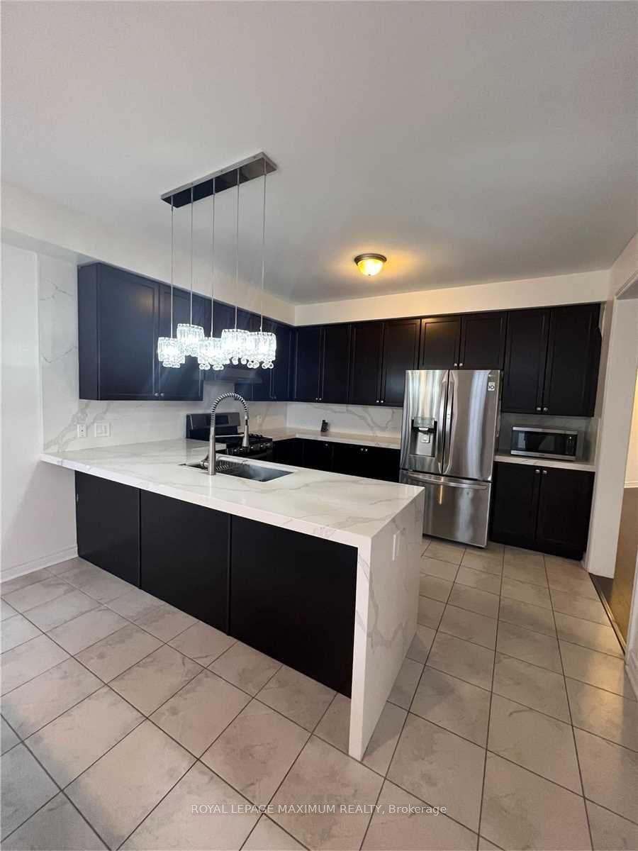 Photo 3 of 1 Janes Crescent, New Tecumseth, Alliston — HOMEH