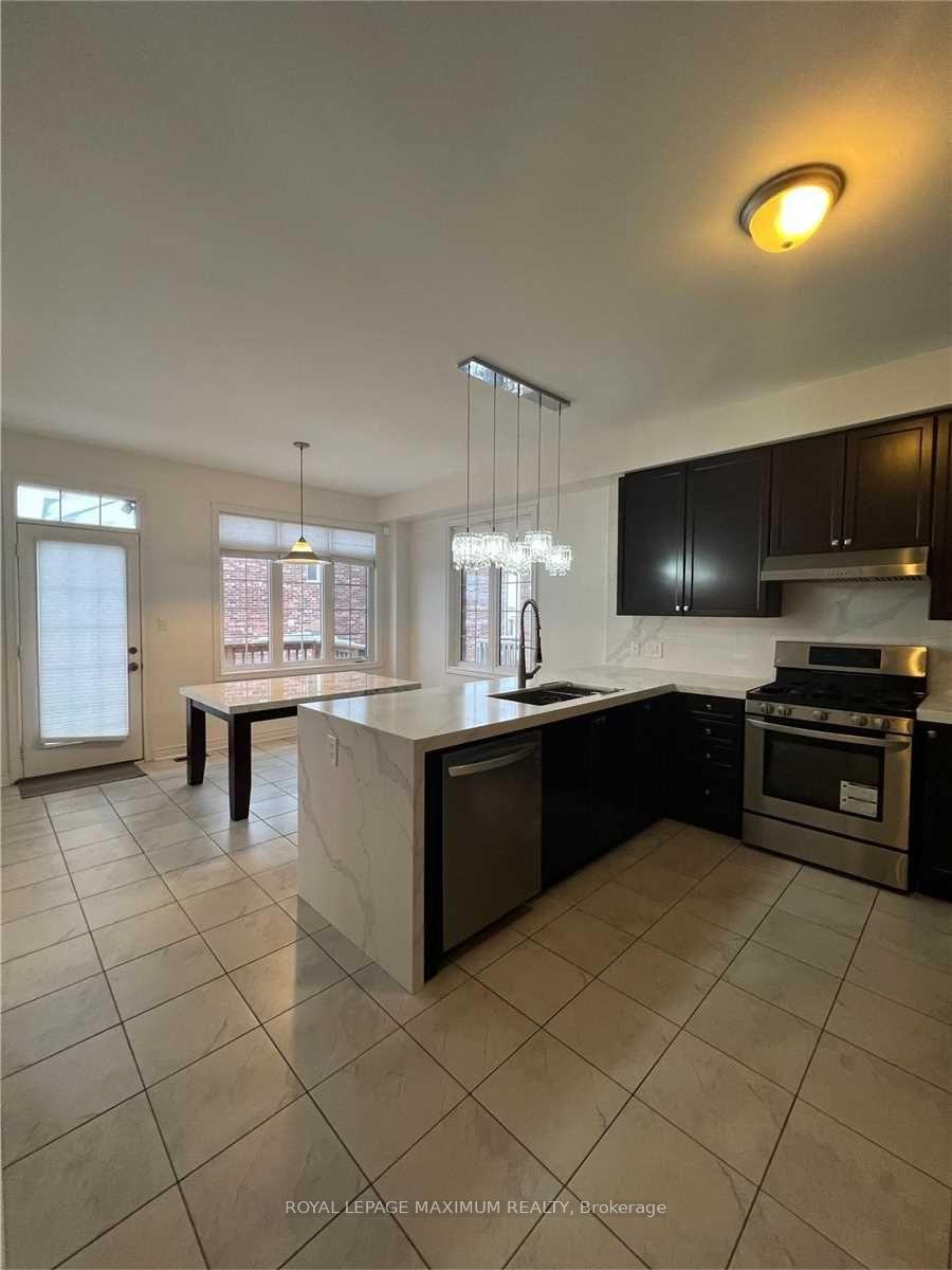 Photo 5 of 1 Janes Crescent, New Tecumseth, Alliston — HOMEH