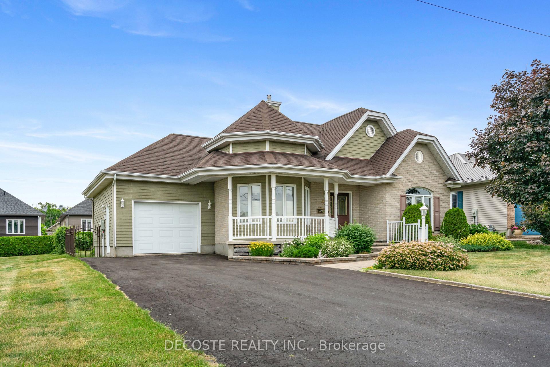 Photo 2 of 119 St George Street E, North Glengarry, Alexandria — HOMEH