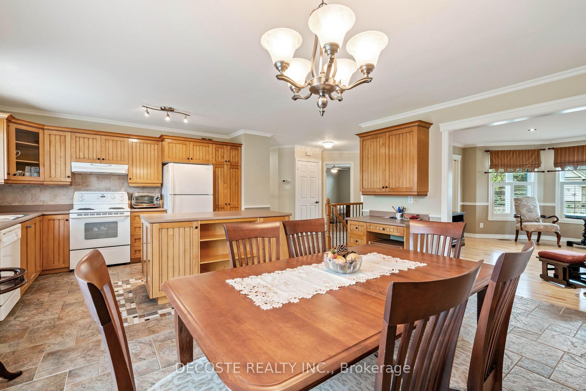 Photo 10 of 119 St George Street E, North Glengarry, Alexandria — HOMEH
