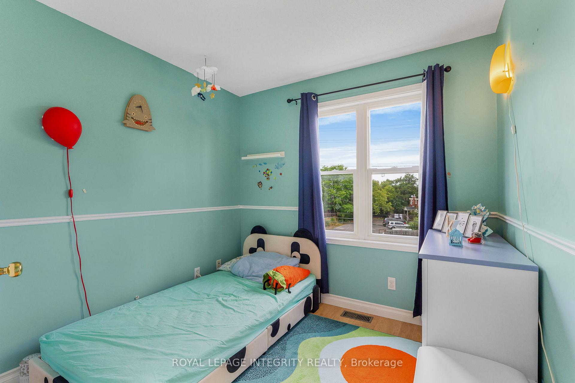 Photo 16 of 111 Arcola Private, Ottawa, Overbrook/Castle Heights — HOMEH