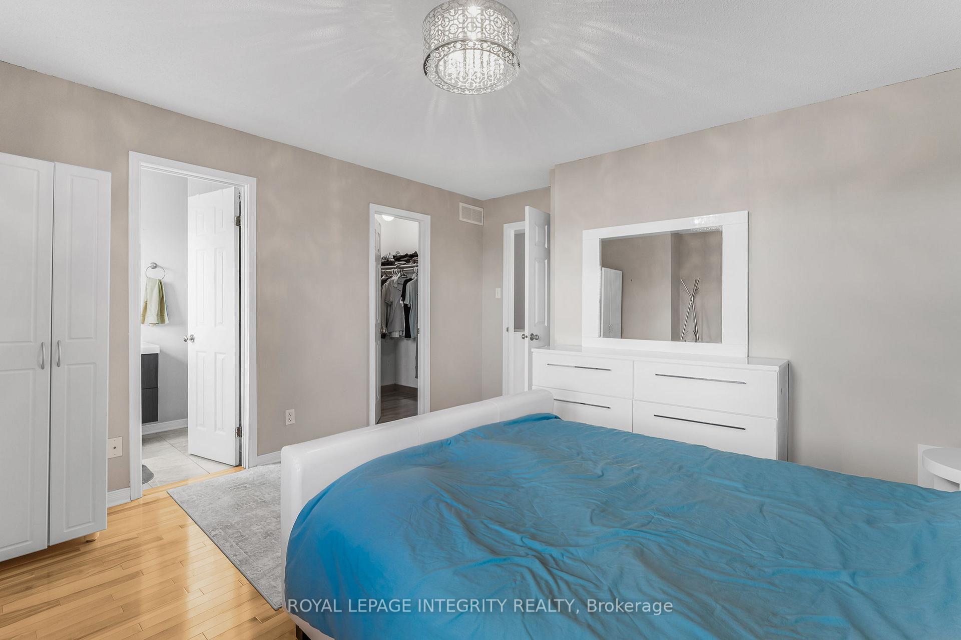 Photo 19 of 111 Arcola Private, Ottawa, Overbrook/Castle Heights — HOMEH