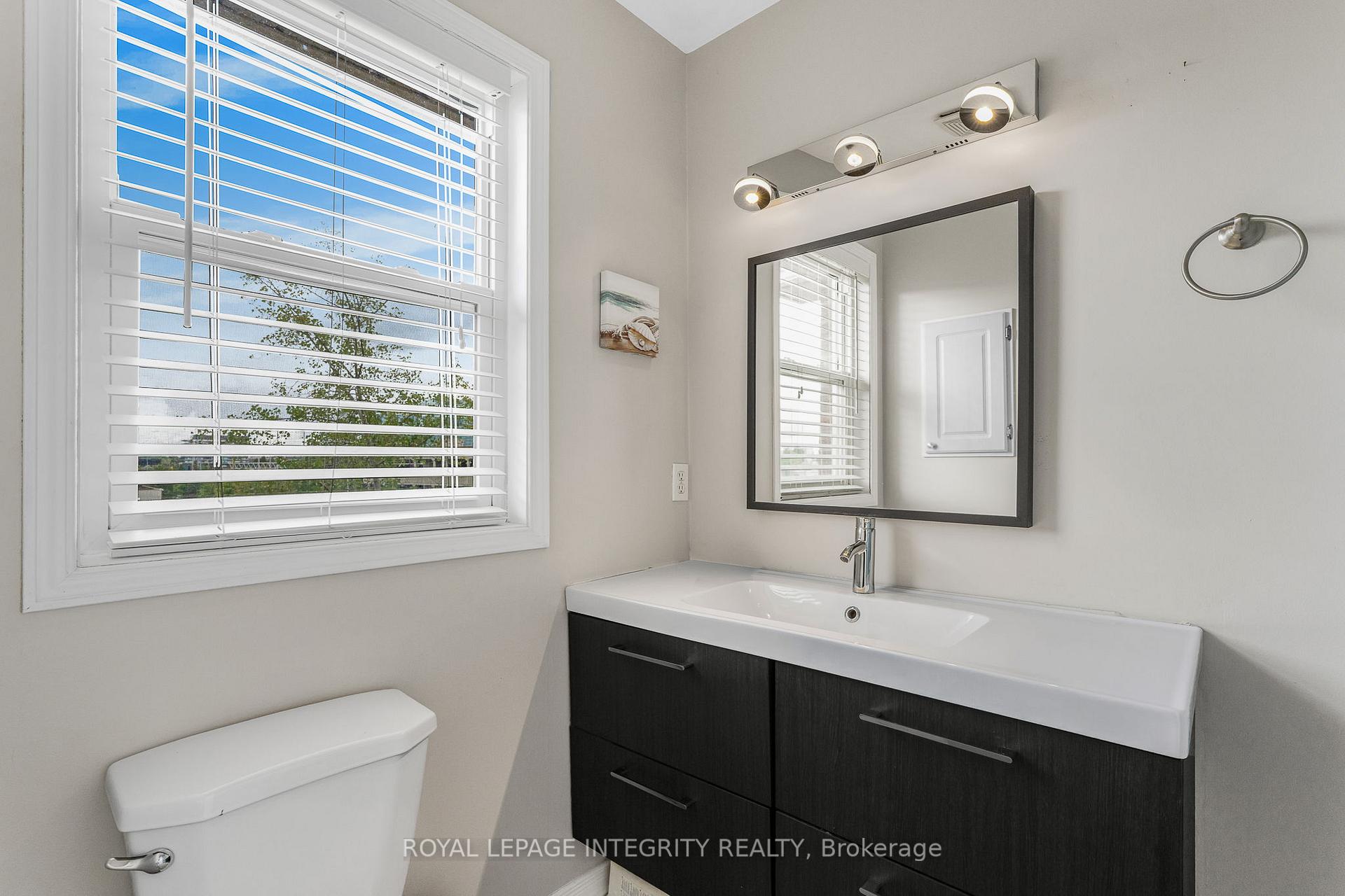 Photo 20 of 111 Arcola Private, Ottawa, Overbrook/Castle Heights — HOMEH
