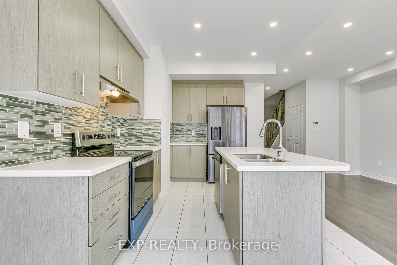 Photo 16 of 142 Toucan Trail, Oakville, Glenorchy — HOMEH
