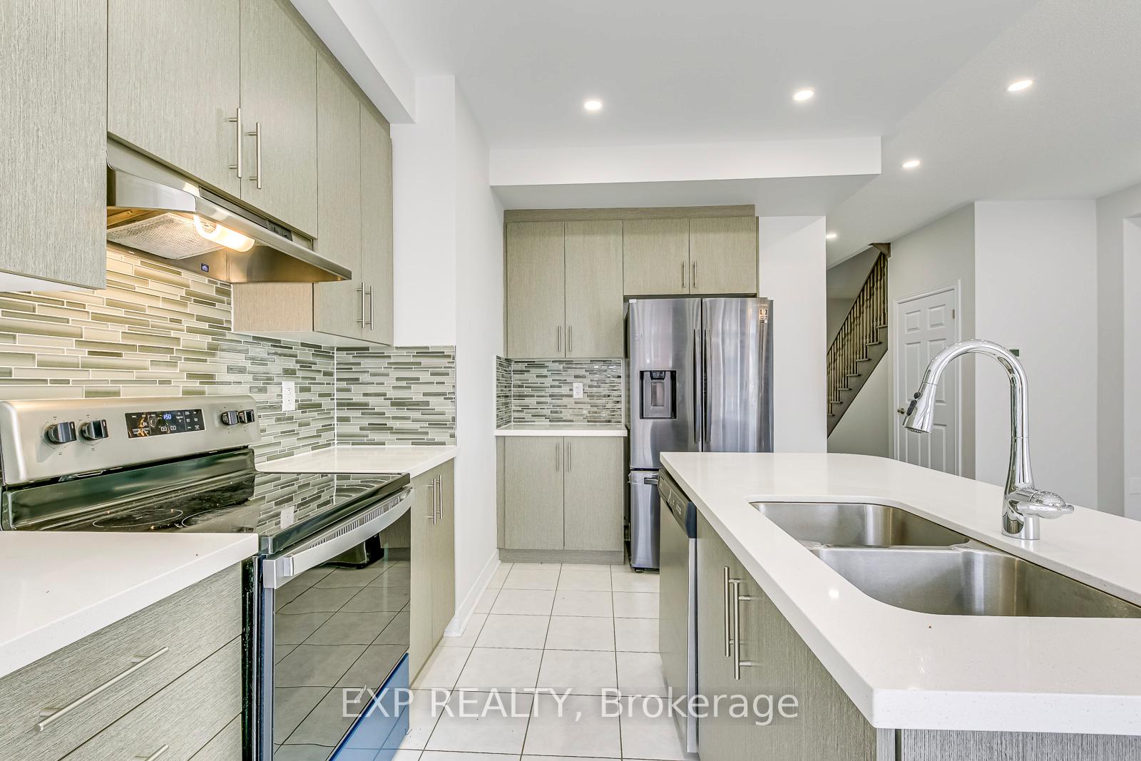 Photo 17 of 142 Toucan Trail, Oakville, Glenorchy — HOMEH