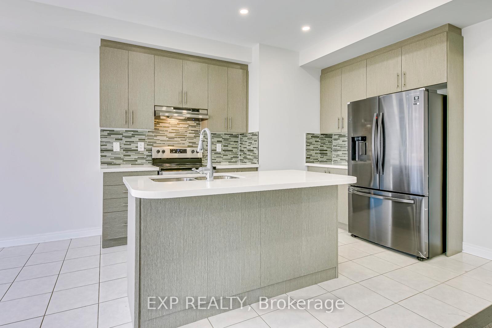 Photo 18 of 142 Toucan Trail, Oakville, Glenorchy — HOMEH