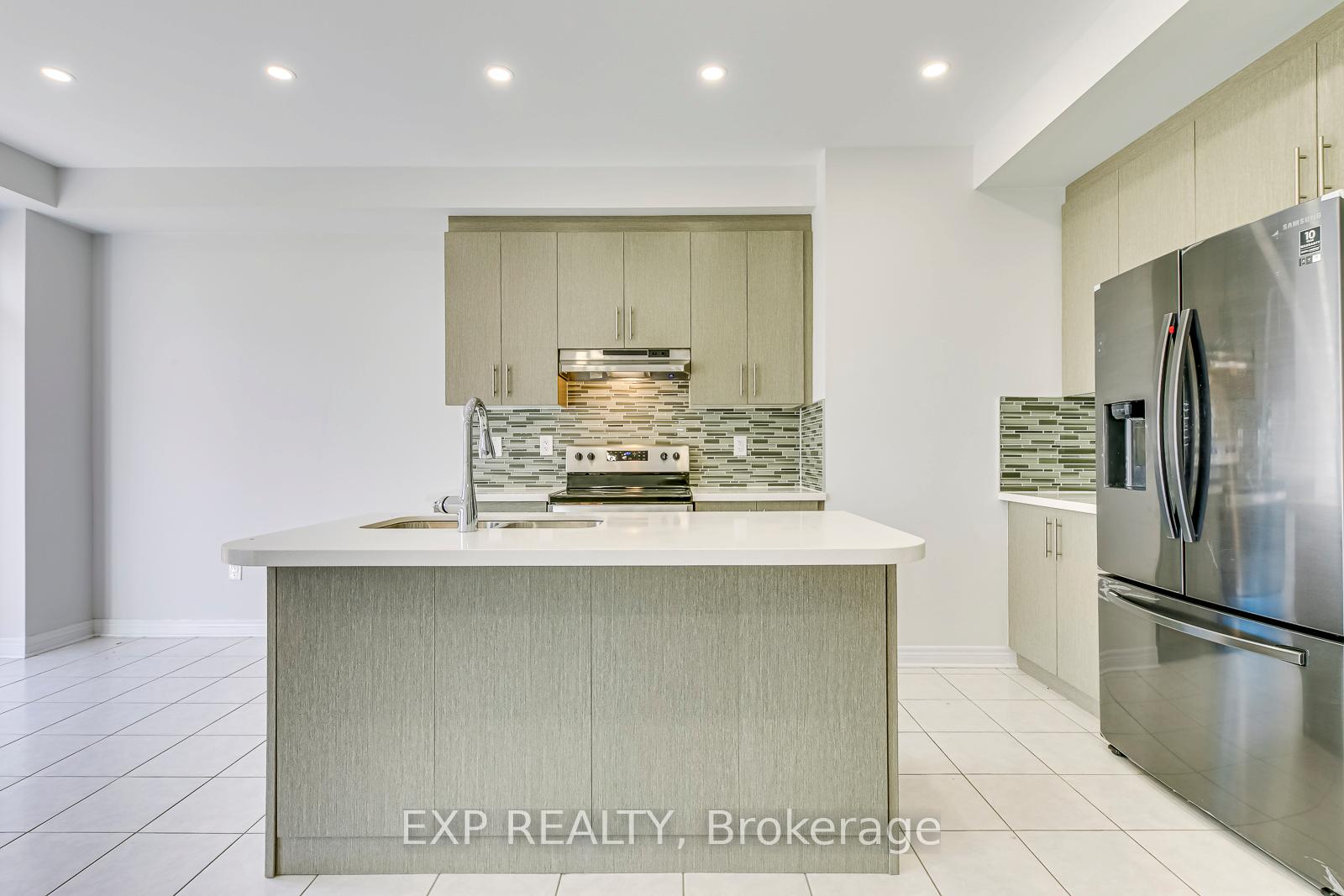Photo 19 of 142 Toucan Trail, Oakville, Glenorchy — HOMEH