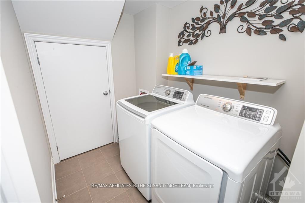 Photo 3 of 327 Citrine Street, Ottawa, Avalon West — HOMEH
