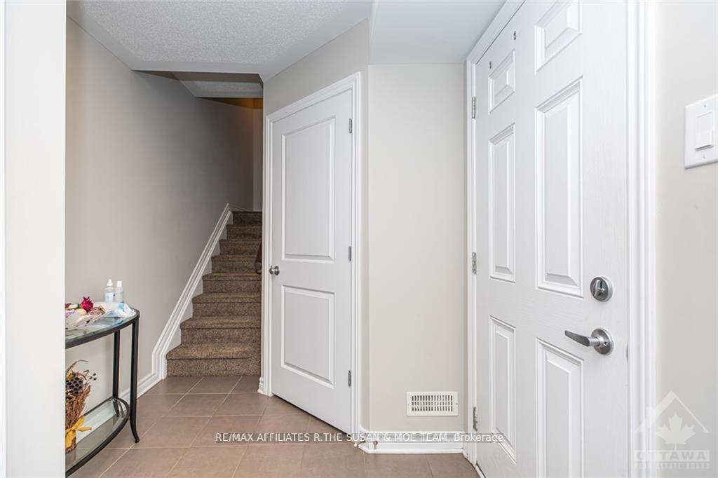Photo 4 of 327 Citrine Street, Ottawa, Avalon West — HOMEH