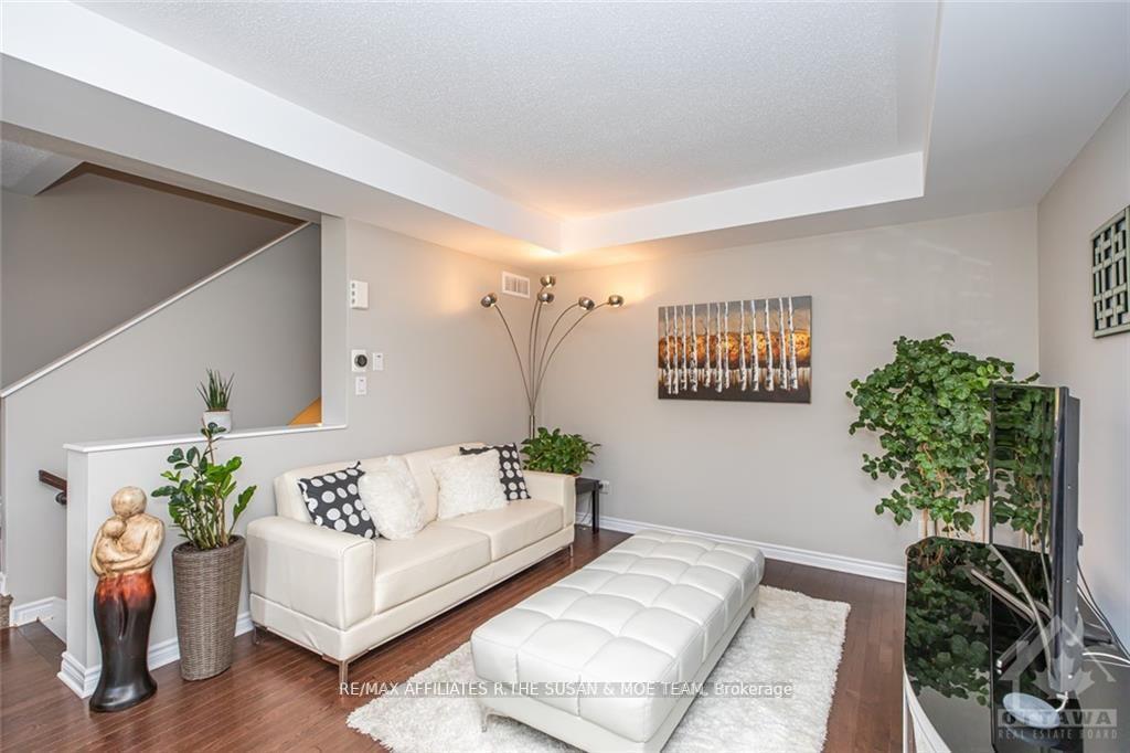 Photo 10 of 327 Citrine Street, Ottawa, Avalon West — HOMEH