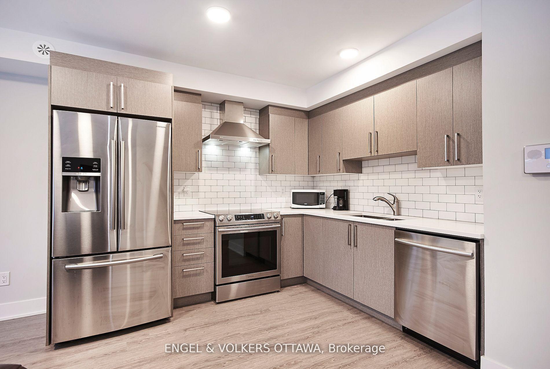 Photo 5 of Unit 2, 569 Mcleod Street, Ottawa, Ottawa Centre — HOMEH