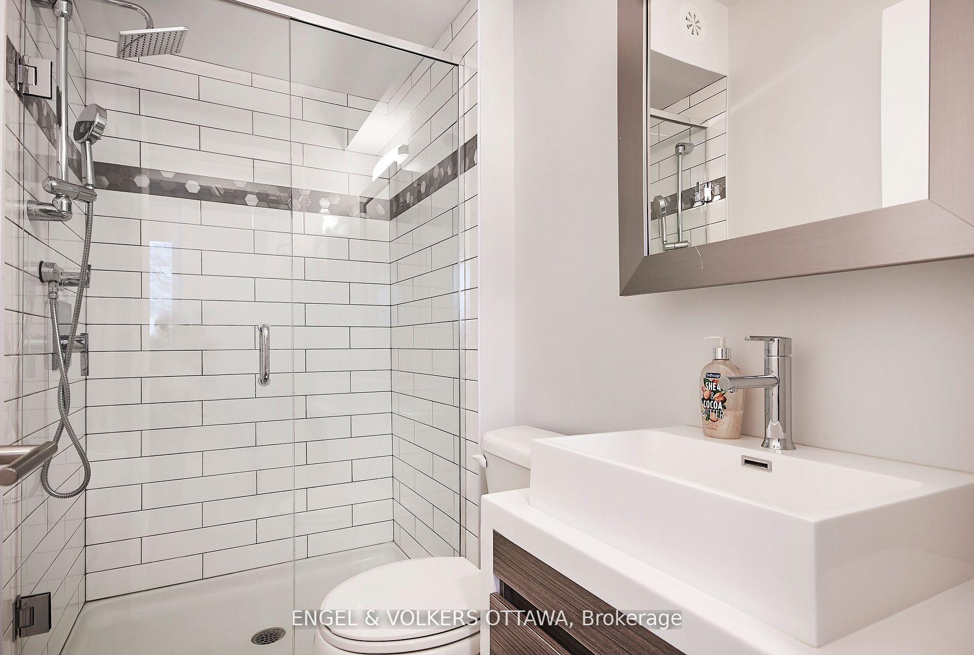Photo 10 of Unit 2, 569 Mcleod Street, Ottawa, Ottawa Centre — HOMEH