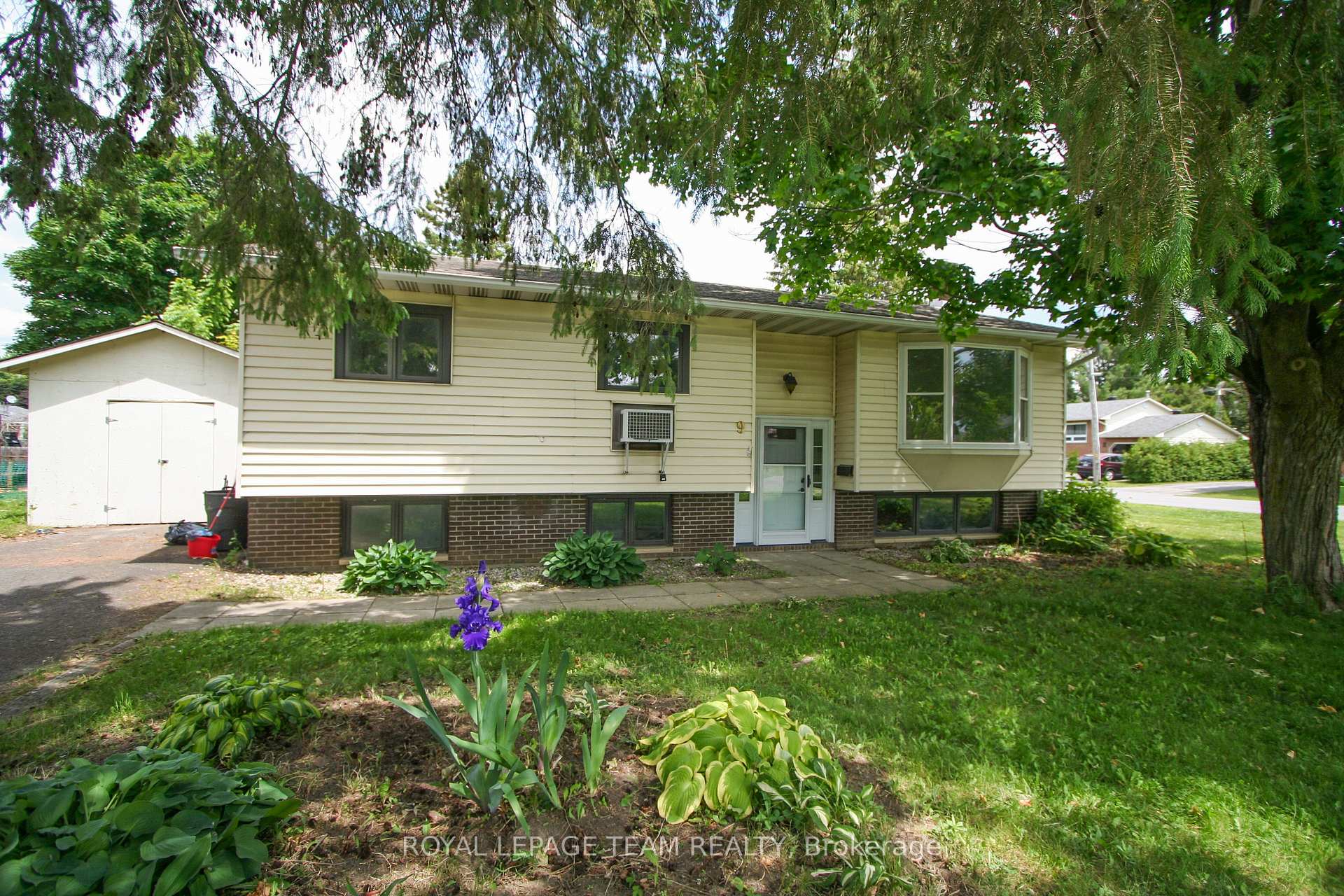 Photo 1 of 9 Martin Street, North Dundas, Chesterville — HOMEH