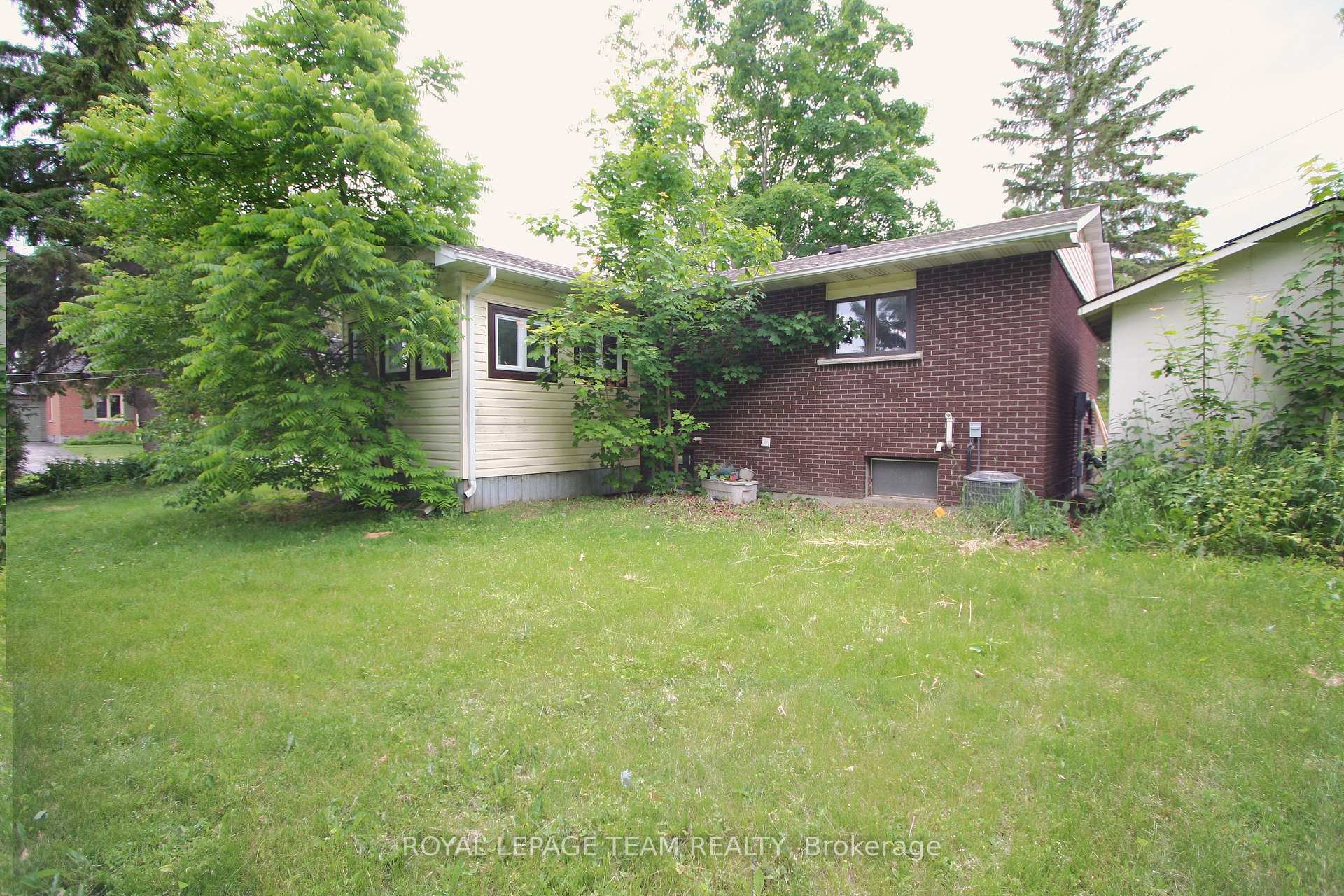 Photo 5 of 9 Martin Street, North Dundas, Chesterville — HOMEH