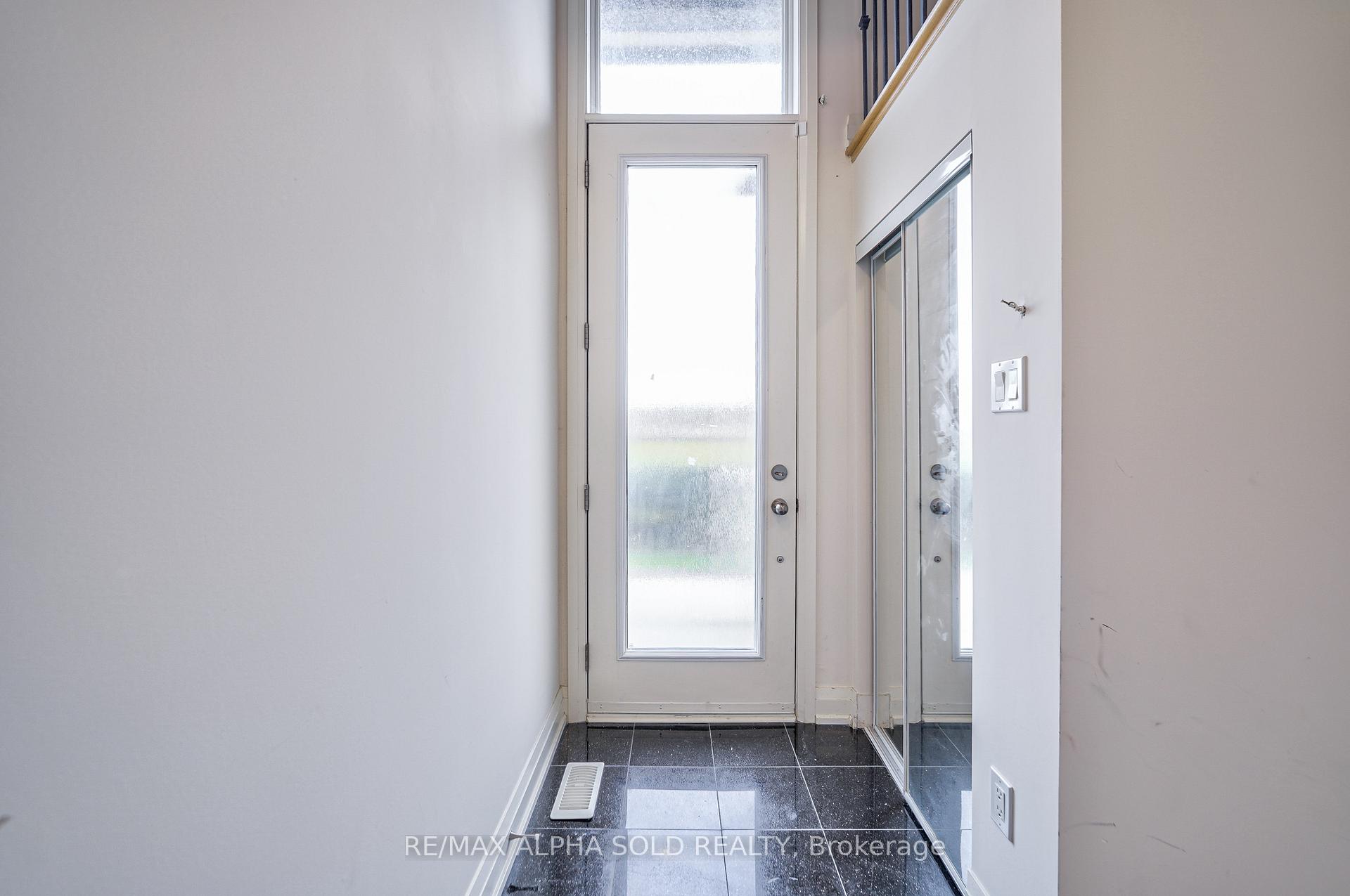 Photo 1 of 10 Teasel Way, Markham, Unionville — HOMEH