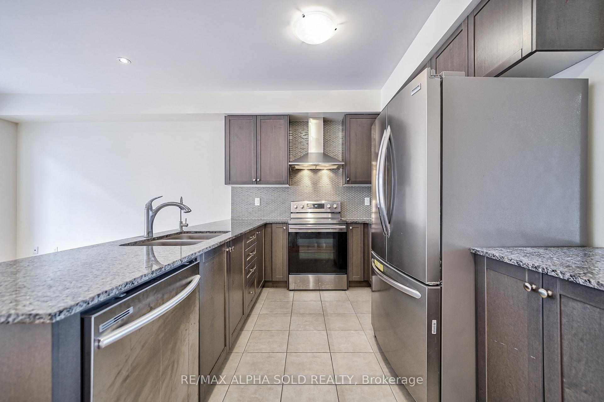 Photo 4 of 10 Teasel Way, Markham, Unionville — HOMEH