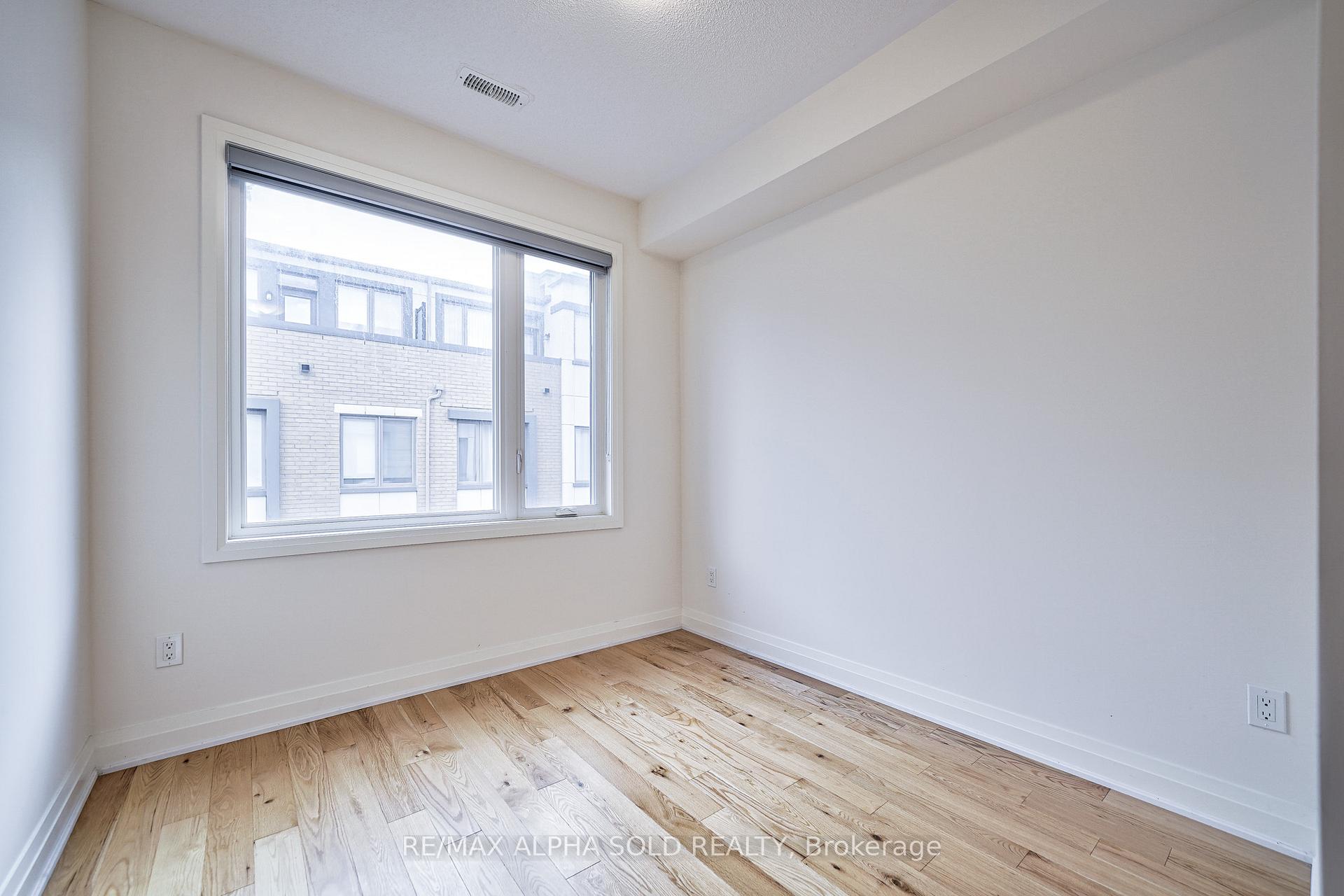 Photo 5 of 10 Teasel Way, Markham, Unionville — HOMEH